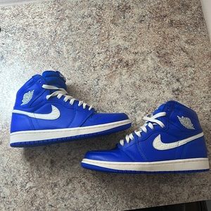 Jordan retro 1 (hyper royal)